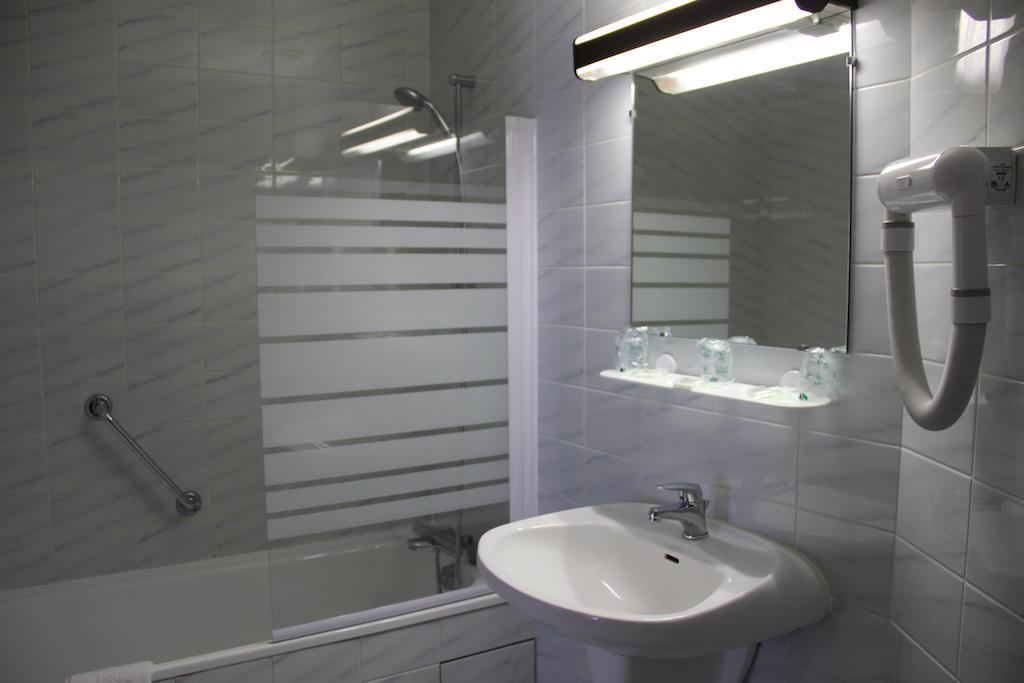Hotel Au Relais De L'Oust Lanouée Pokoj fotografie