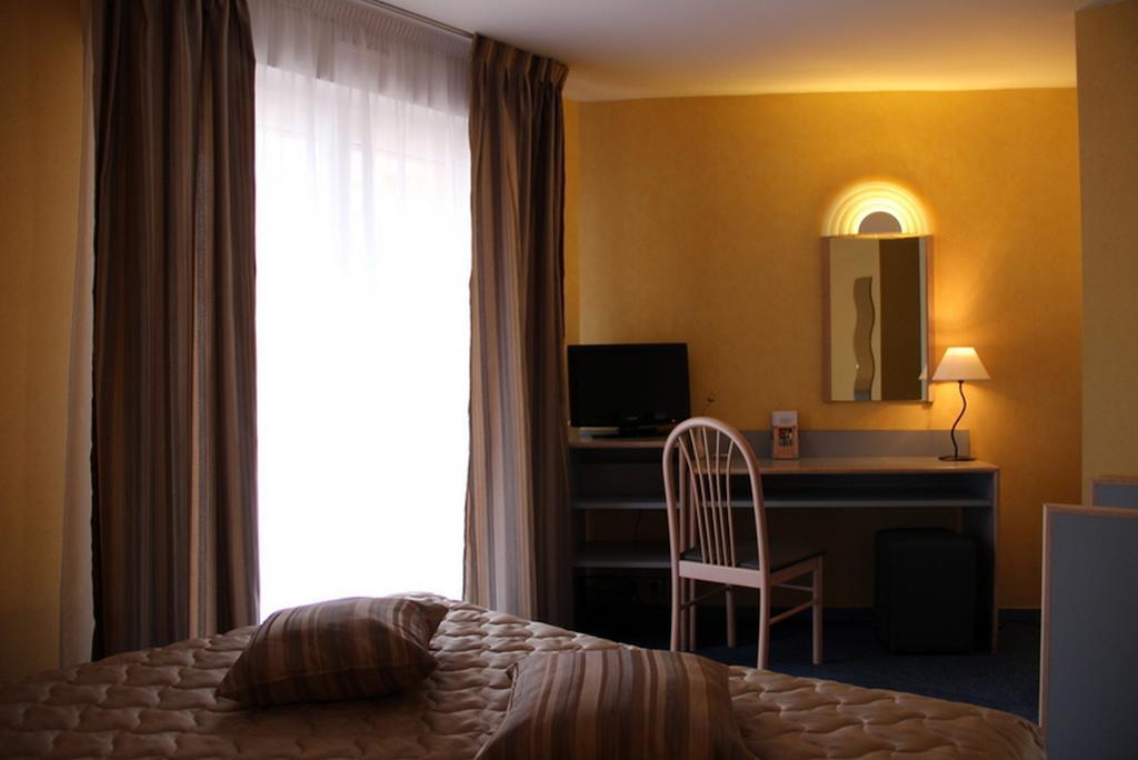 Hotel Au Relais De L'Oust Lanouée Exteriér fotografie